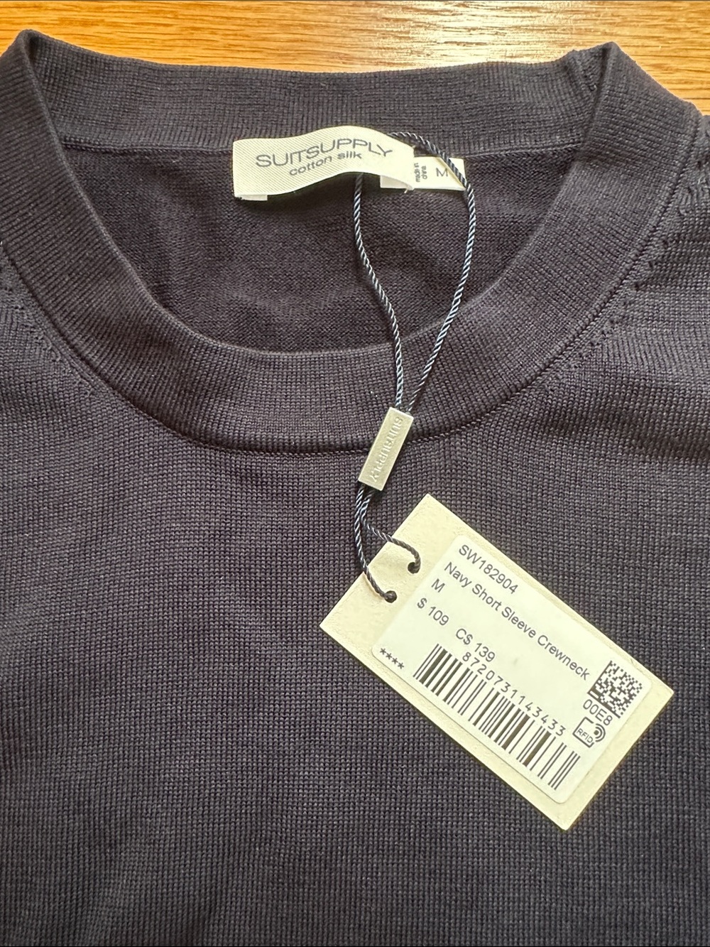 Suitsupply Navy Short-Sleeve Crew Knit sweater NWT size medium - Picture 3 of 9